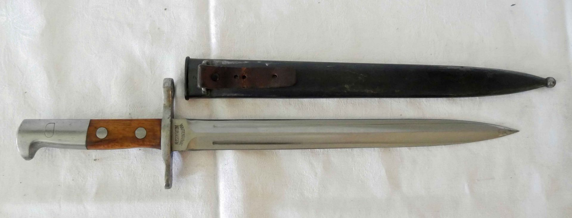 Schweiz Bajonett M1918, Waffenfabrik Neuhausen. Klinge zweischneidig. Klingenlänge: ca. 30 cm. - Bild 4 aus 5