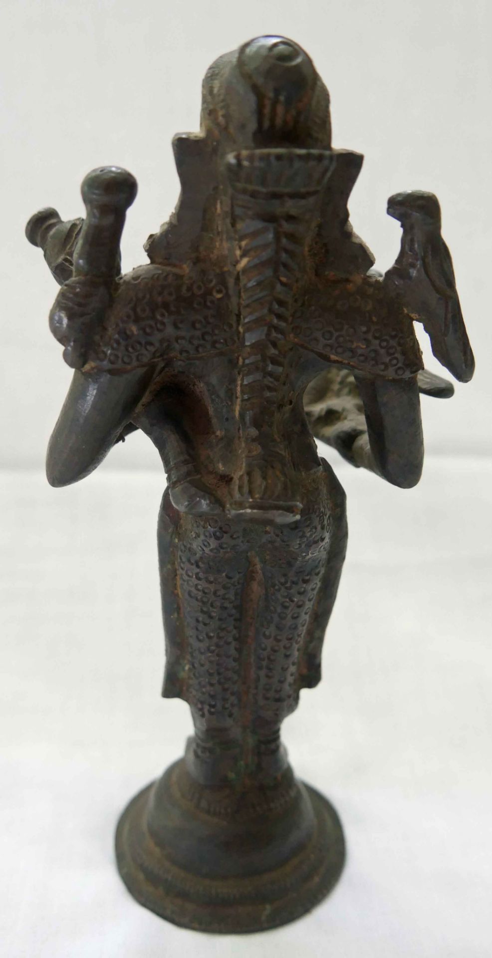 Statue indische Gottheit, aus Auflösung, wohl 19. Jahrhundert, Höhe ca 17 cm Bronze - Bild 2 aus 2