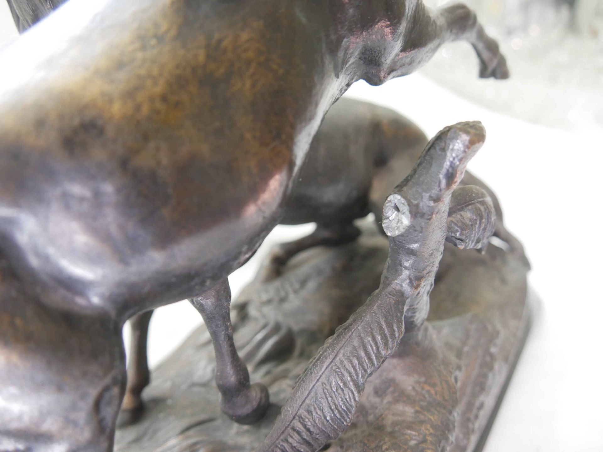Aus Auflösung, grosse schwere Skulptur, "2 sich umringende Pferde", mit Beschriftung "Zur - Bild 5 aus 5