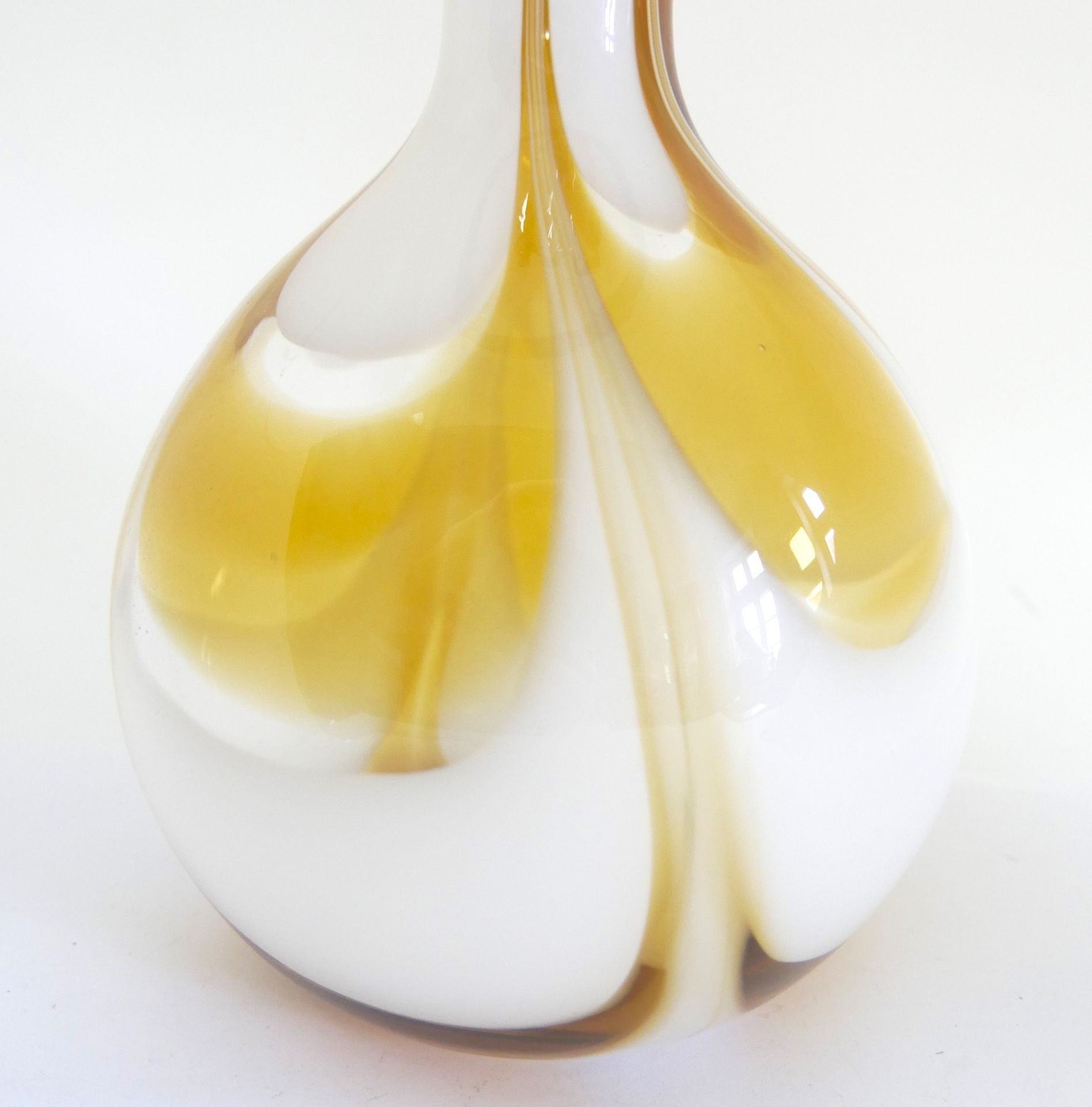 Glasvase Murano, Klarglas/weiß/braun. Höhe ca. 26 cm. Sehr guter Zustand. - Bild 2 aus 2