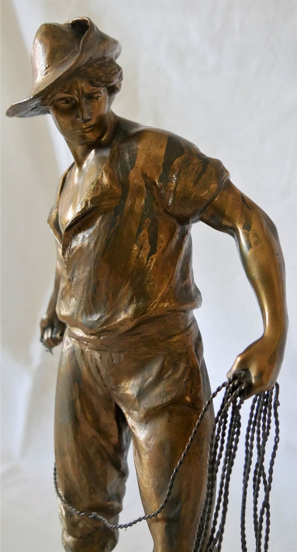 Rudolf Marcuse (1878 / 1930/40) Bronzefigur "Cowboy mit Lasso" auf Steinsockel. Höhe ca. 41 cm, - Image 3 of 4