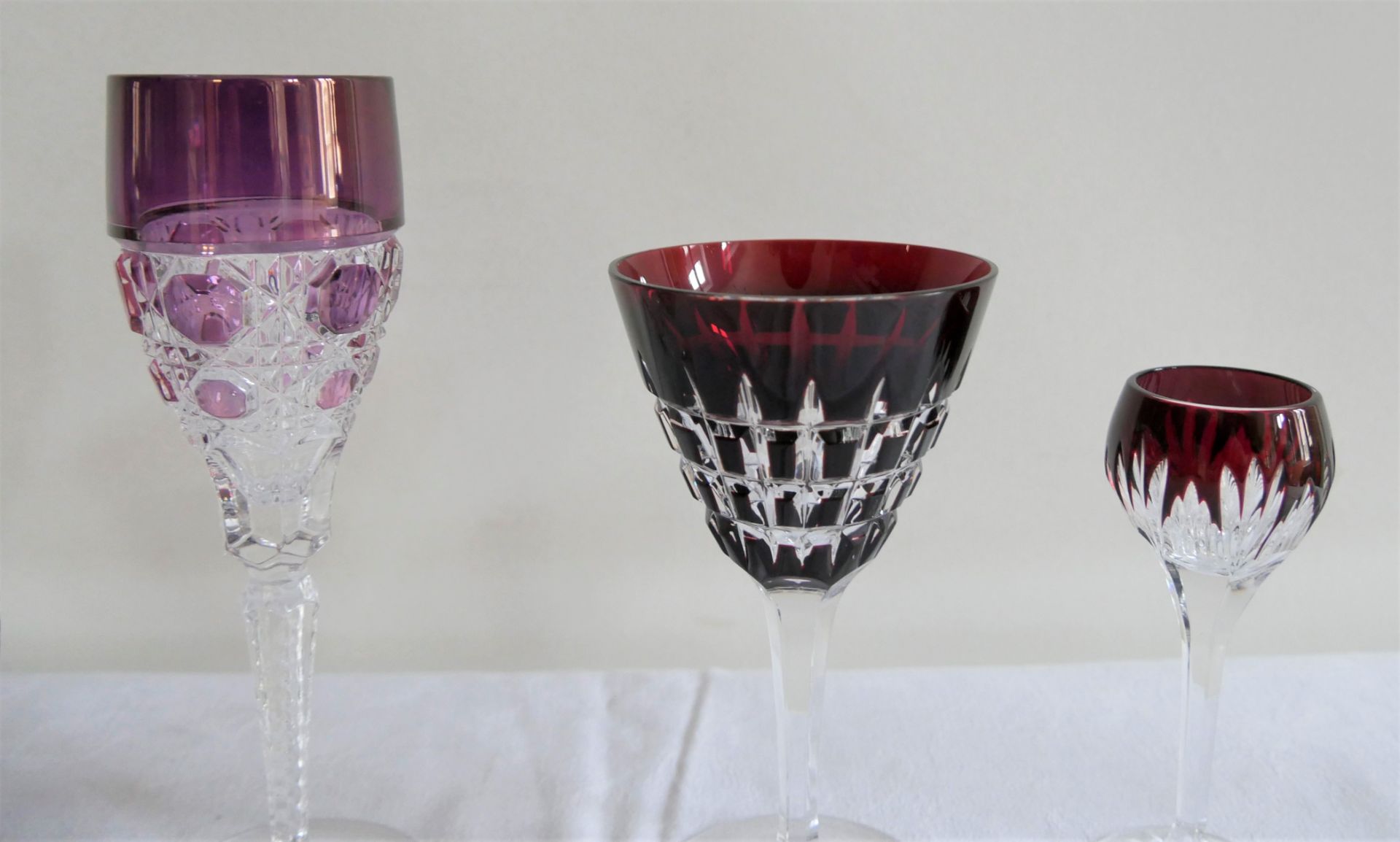 4 farbige Bleikristall Gläser, verschiedene Modelle. - Bild 2 aus 2
