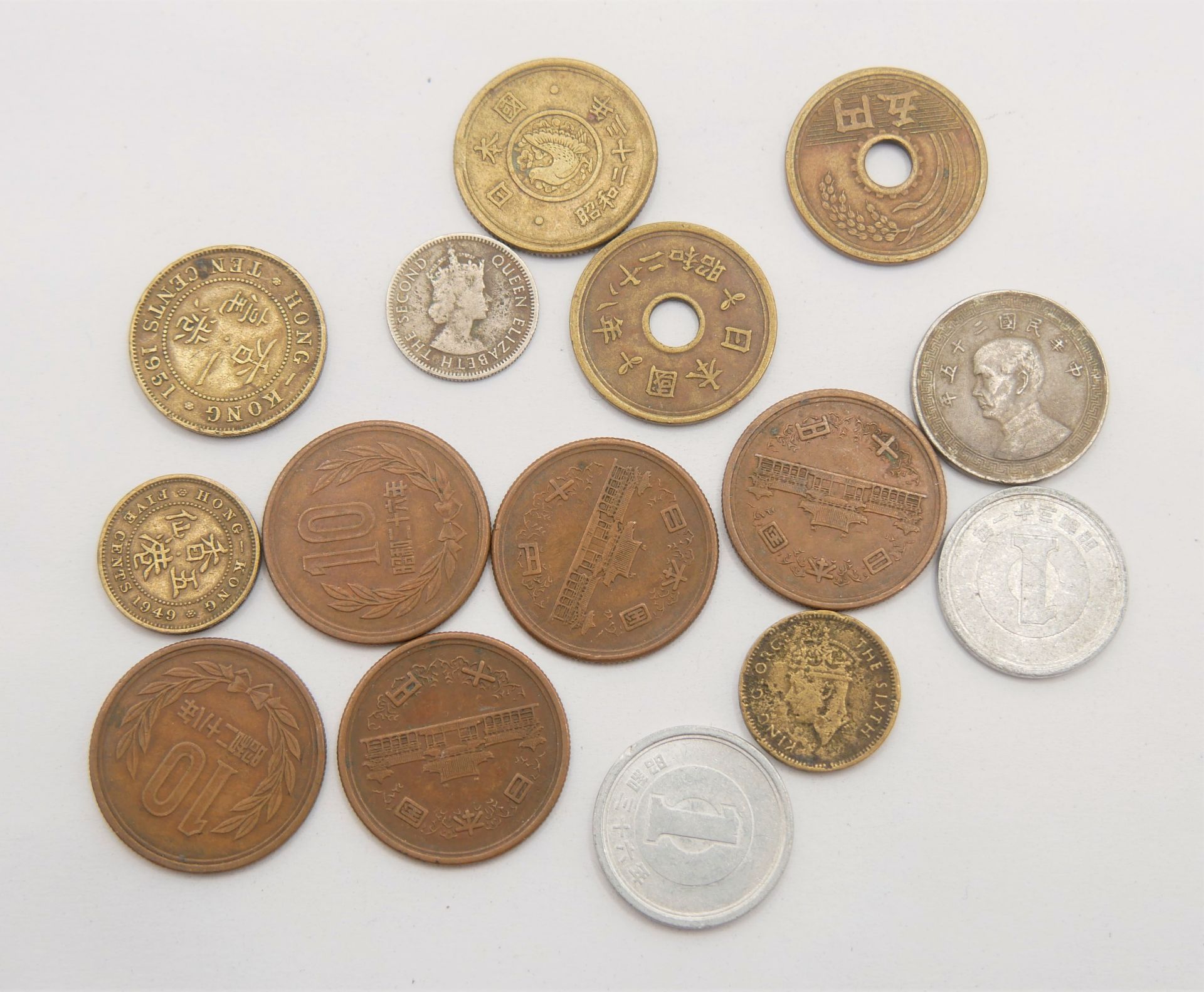 Lot ältere Münzen, dabei China, Hong-Kong etc., bitte besichtigen.
