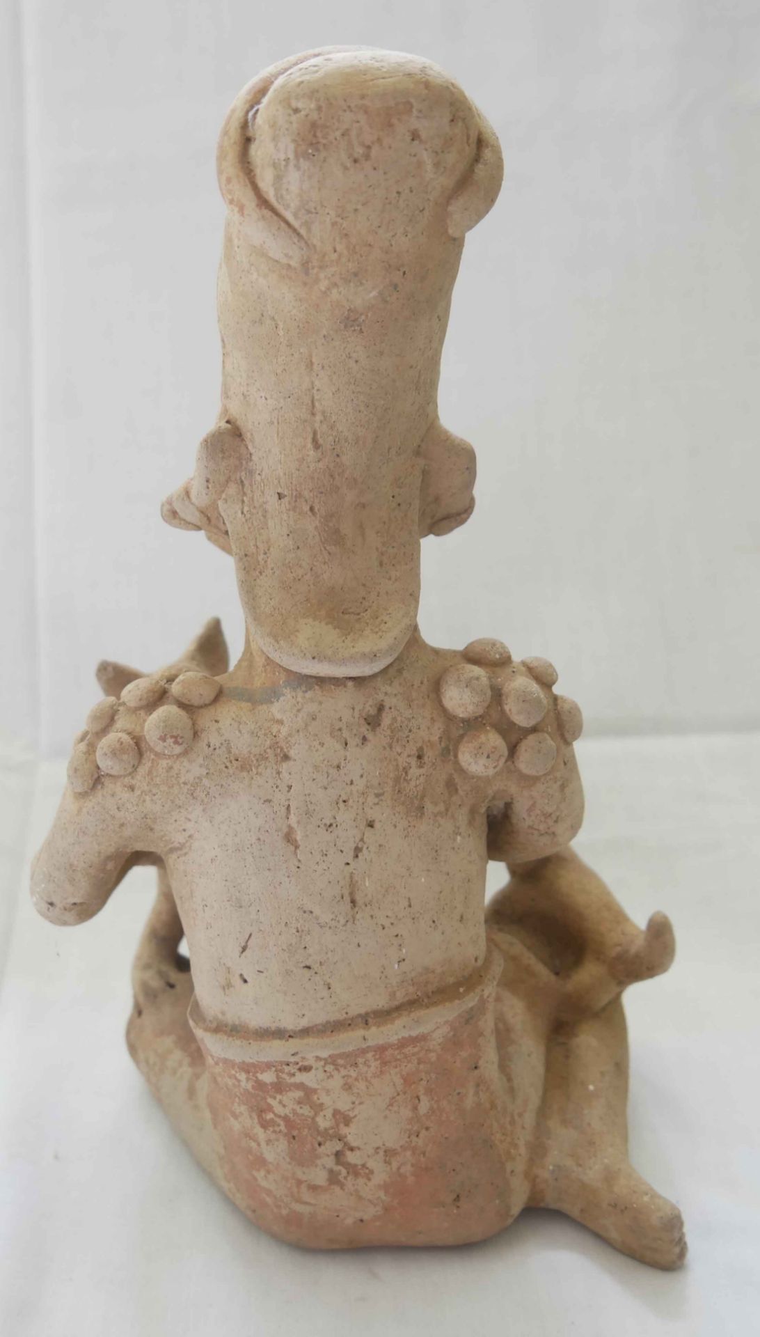 Aus Auflösung, Statue Ton " Gottheit Maya?", ca. 27 cm hoch, ca, 18 cm breit wohl Replik - Bild 2 aus 3