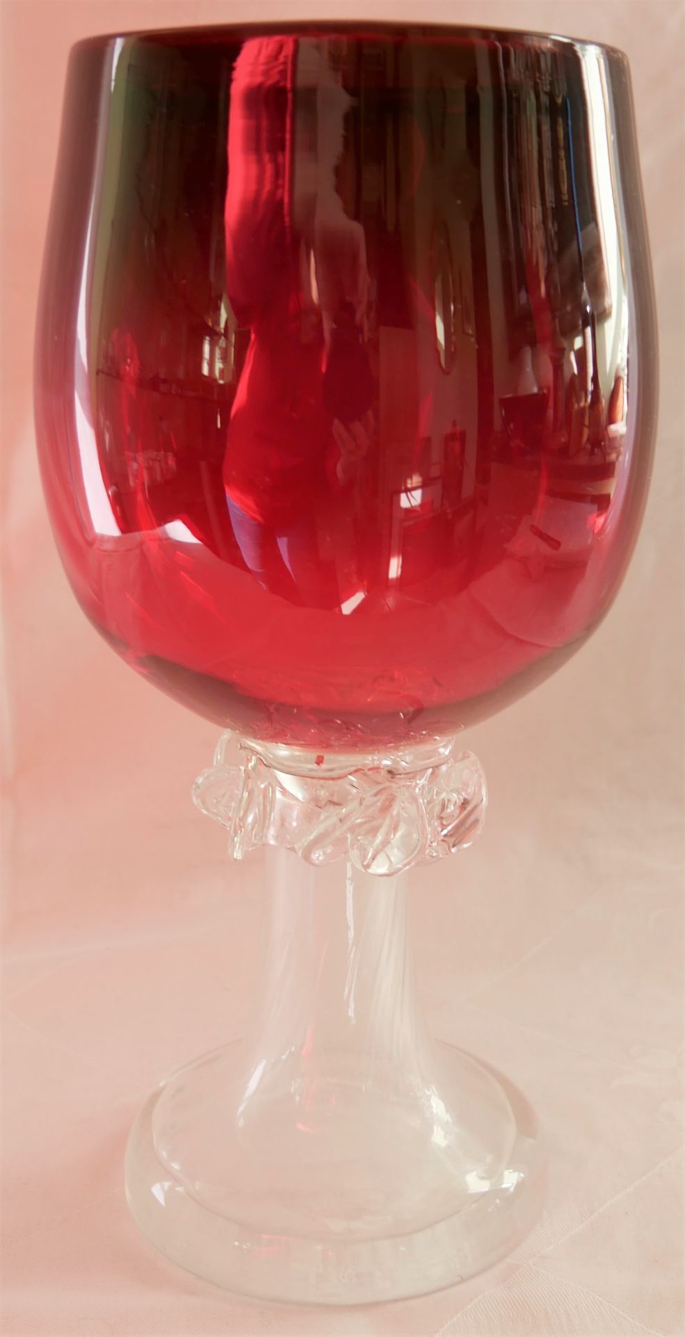 großes 2 farbiges Murano Glas in den farben weiß und rot. Höhe ca. 27 cm. Bitte besichtigen - Bild 2 aus 3