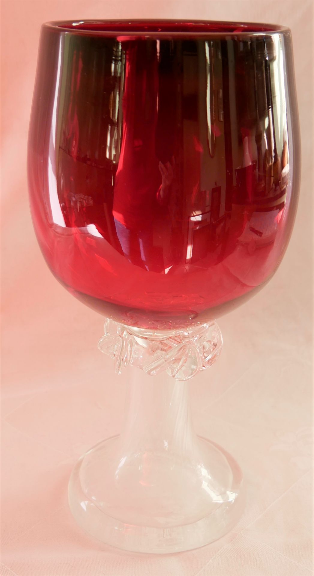 großes 2 farbiges Murano Glas in den farben weiß und rot. Höhe ca. 27 cm. Bitte besichtigen