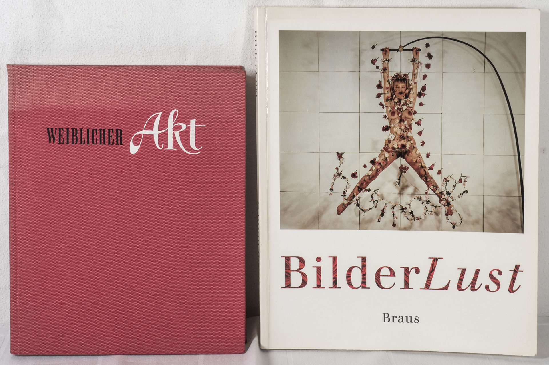 Zwei Aktbücher: 1. Lucien Lorelle, "Weiblicher Akt", 1969. 2. Braus, "Bilder Lust", erotische