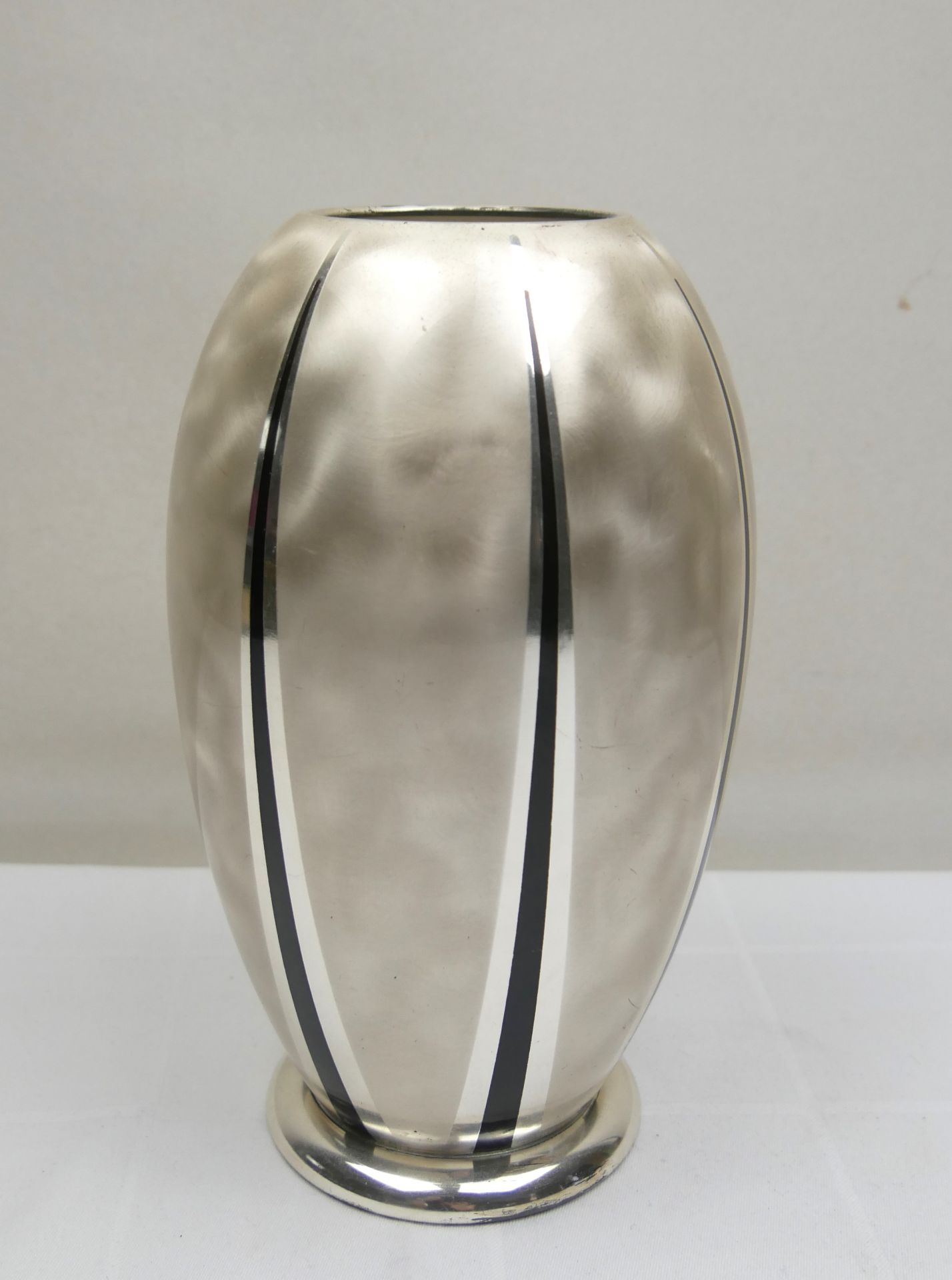 WMF Ikora Vase, Metallvase versilbert. Höhe ca. 24 cm