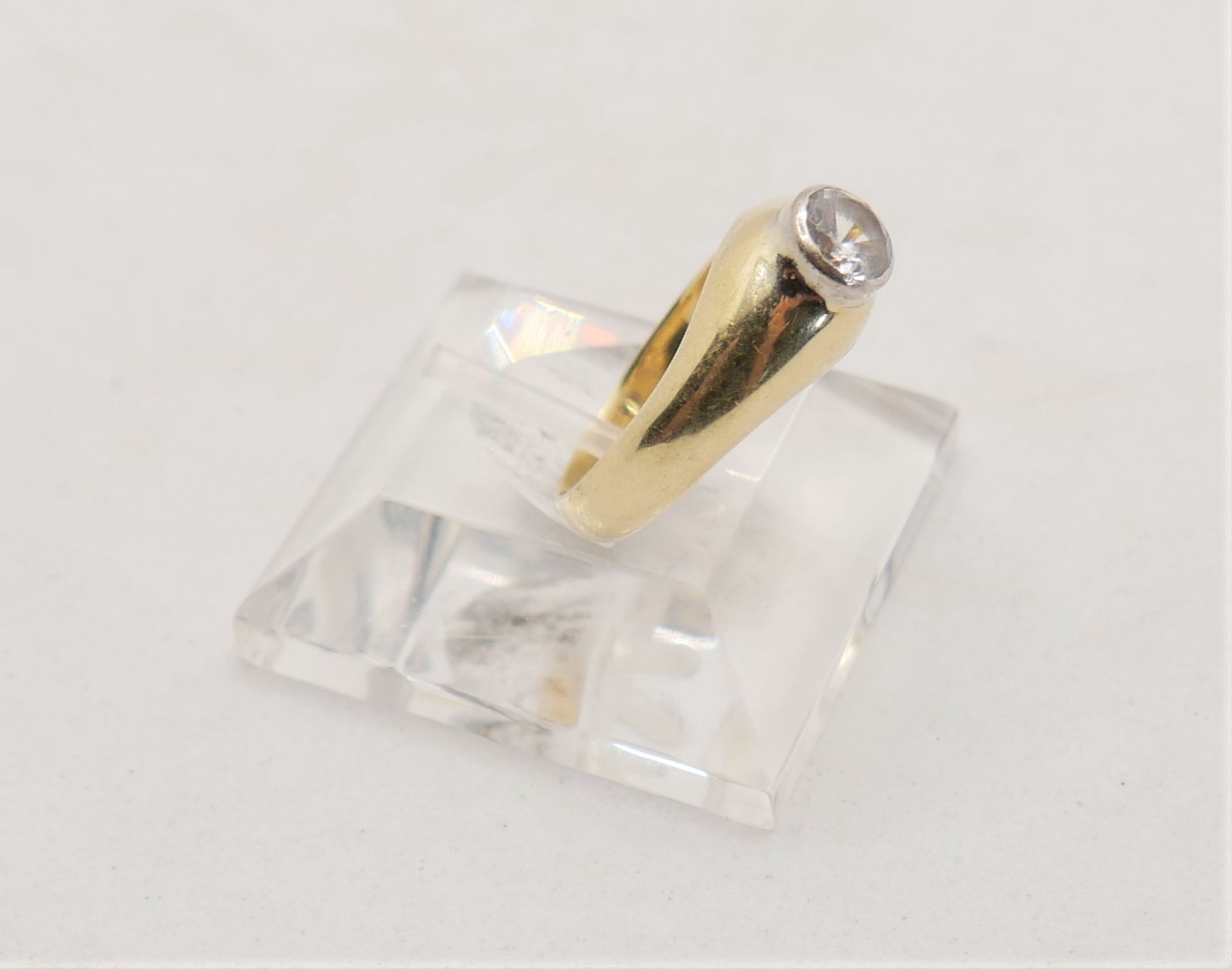Damenring, 585er Gelbgold, besetzt mit Zirkonia. Ringgröße 58 - Bild 2 aus 3