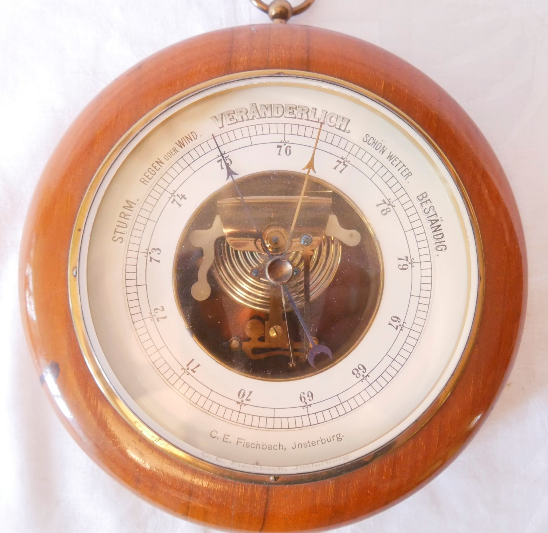 Barometer in Holzgehäuse, E.E. Fischbach, Jnsterburg. Auf Funktion nicht geprüft. Durchmesser ca. - Bild 3 aus 3