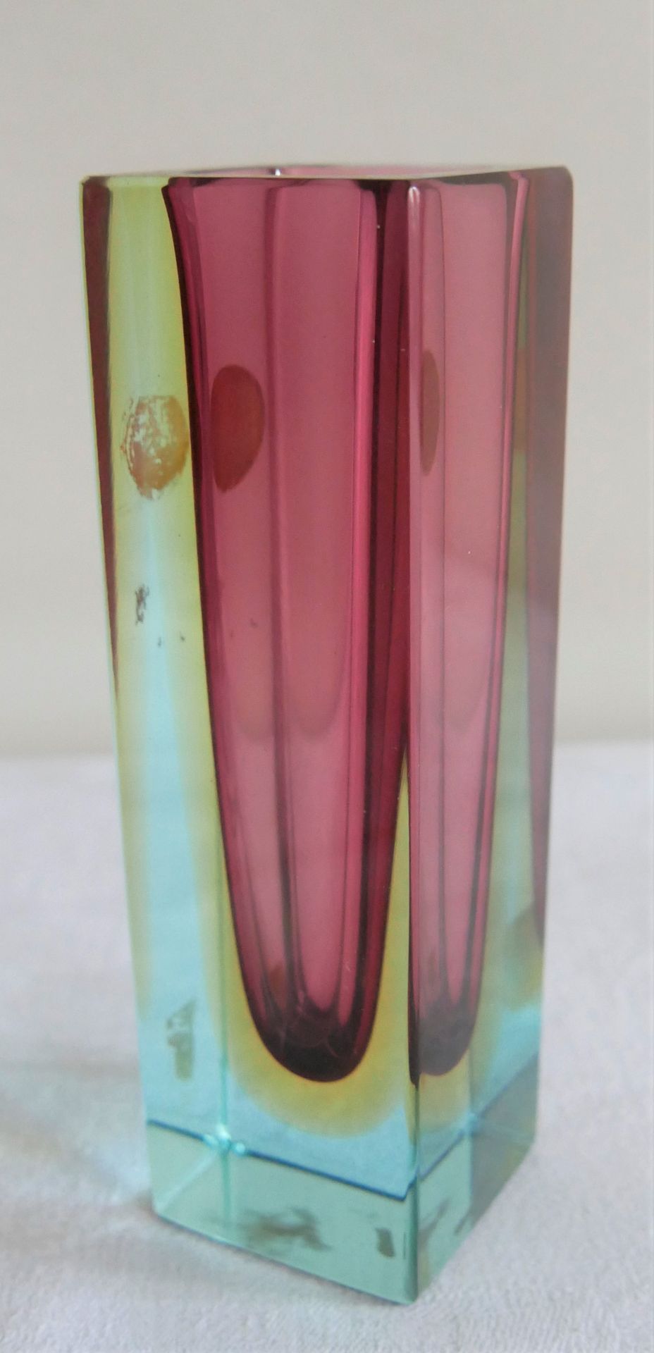 1 Murano Blockglas Vase, rosa Farbverlauf mit Aufkleber. Höhe ca. 14 cm. - Bild 2 aus 2