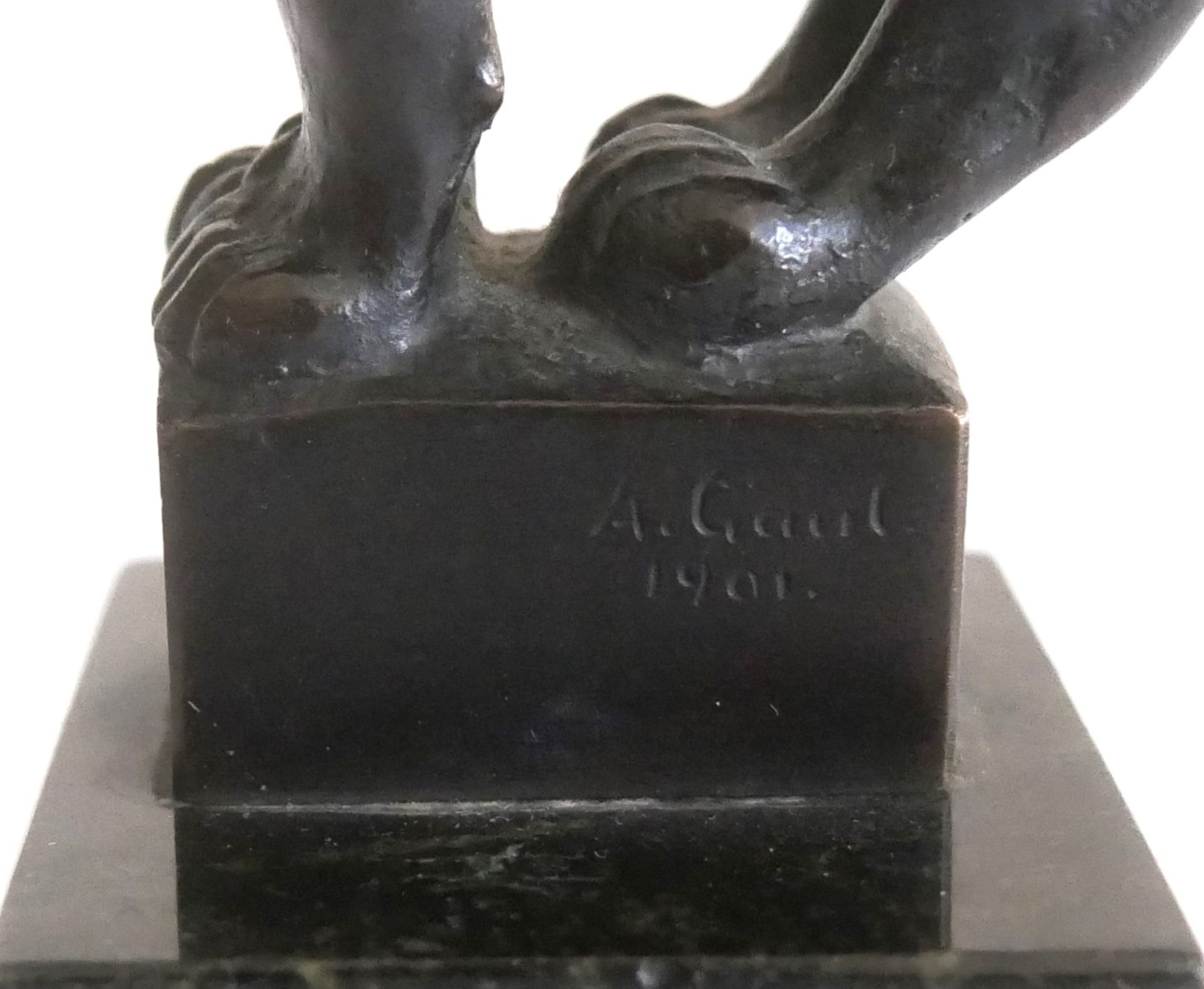 August GAUL (1869-1921), Bronze Skulptur Katze, braun/schwarze Partina, auf Marmorsockel, dieser - Bild 4 aus 5