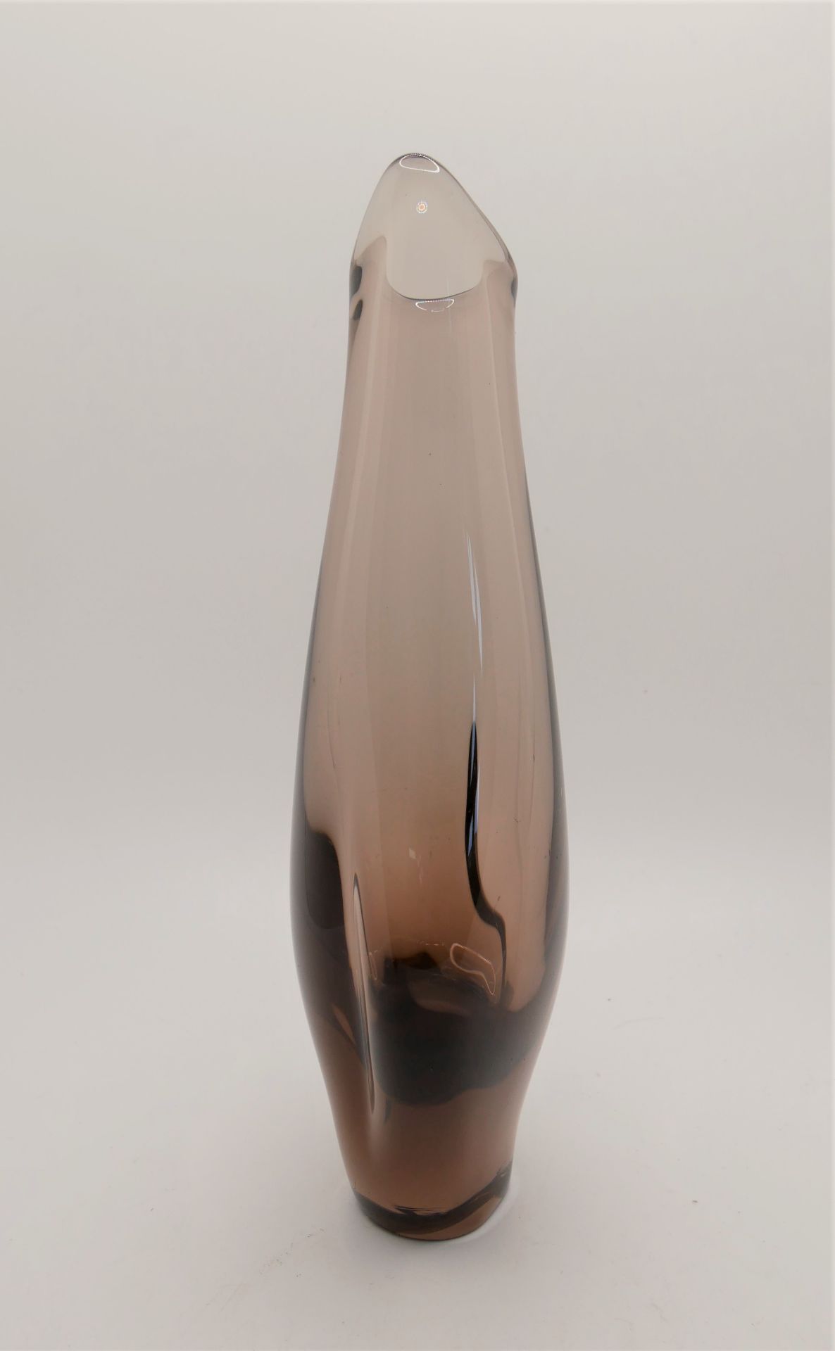 Böhmische Glasvase, wohl Frantisek Zemek, 1960er Jahre. Höhe ca. 25 cm. Guter Zustand. - Bild 2 aus 2