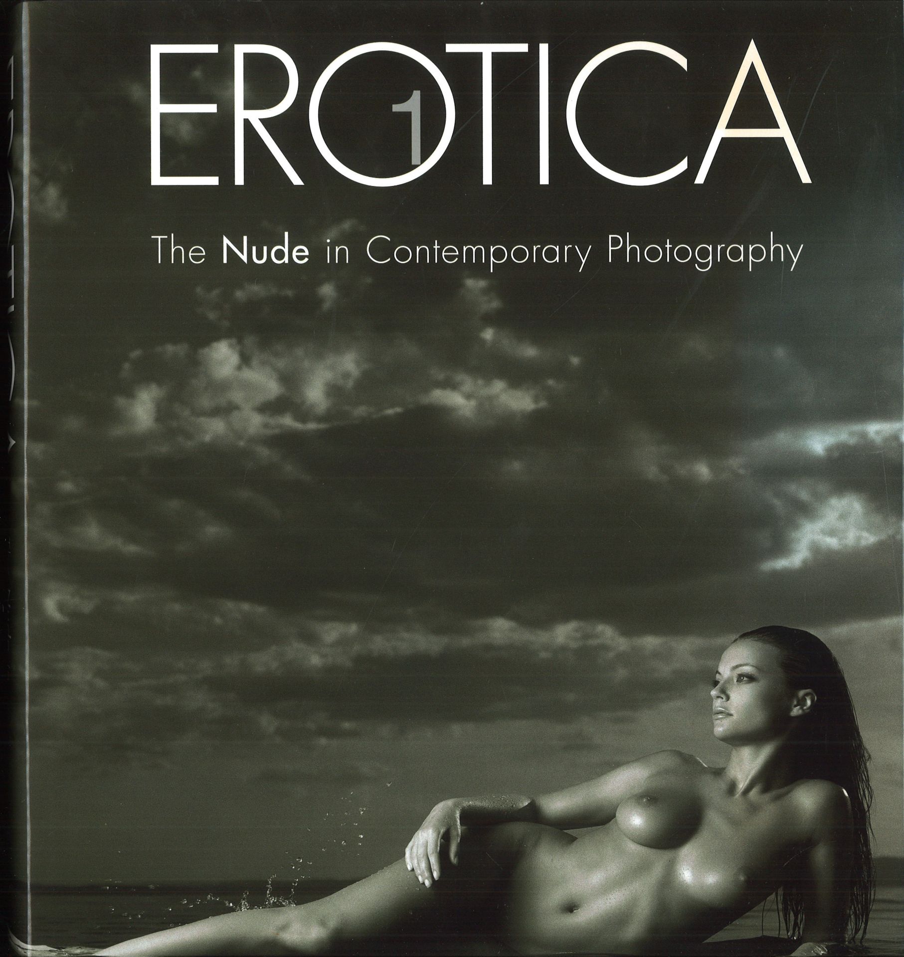 Erotica 1. "The Nude in Contemporary Photography". Verlag: art photo akt edition, 2014. Designed