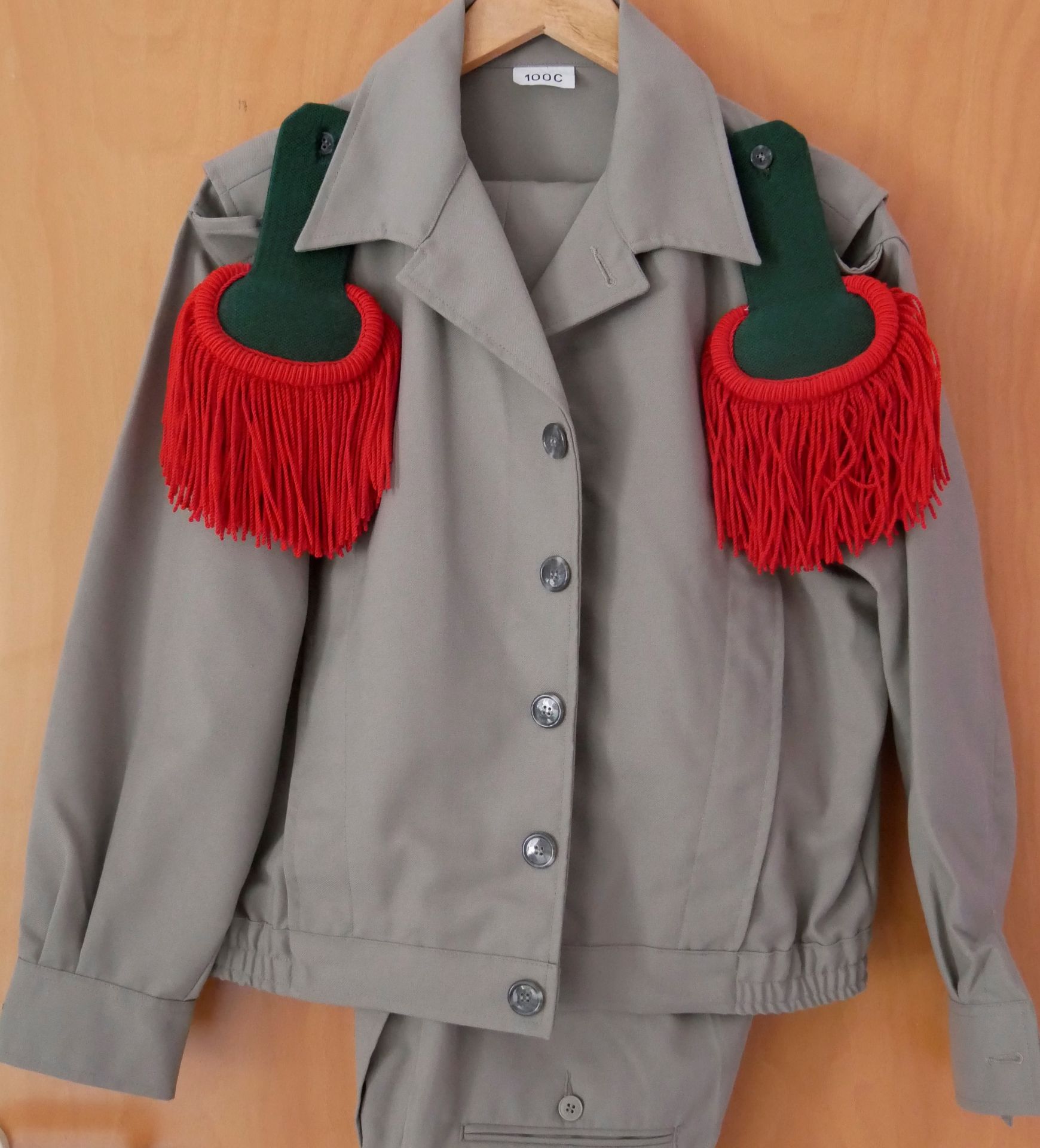 Aus Sammelauflösung! Uniform Jacke 1992 mit Schulterbesatz (Epauletten mit Fransen), wohl Offizier