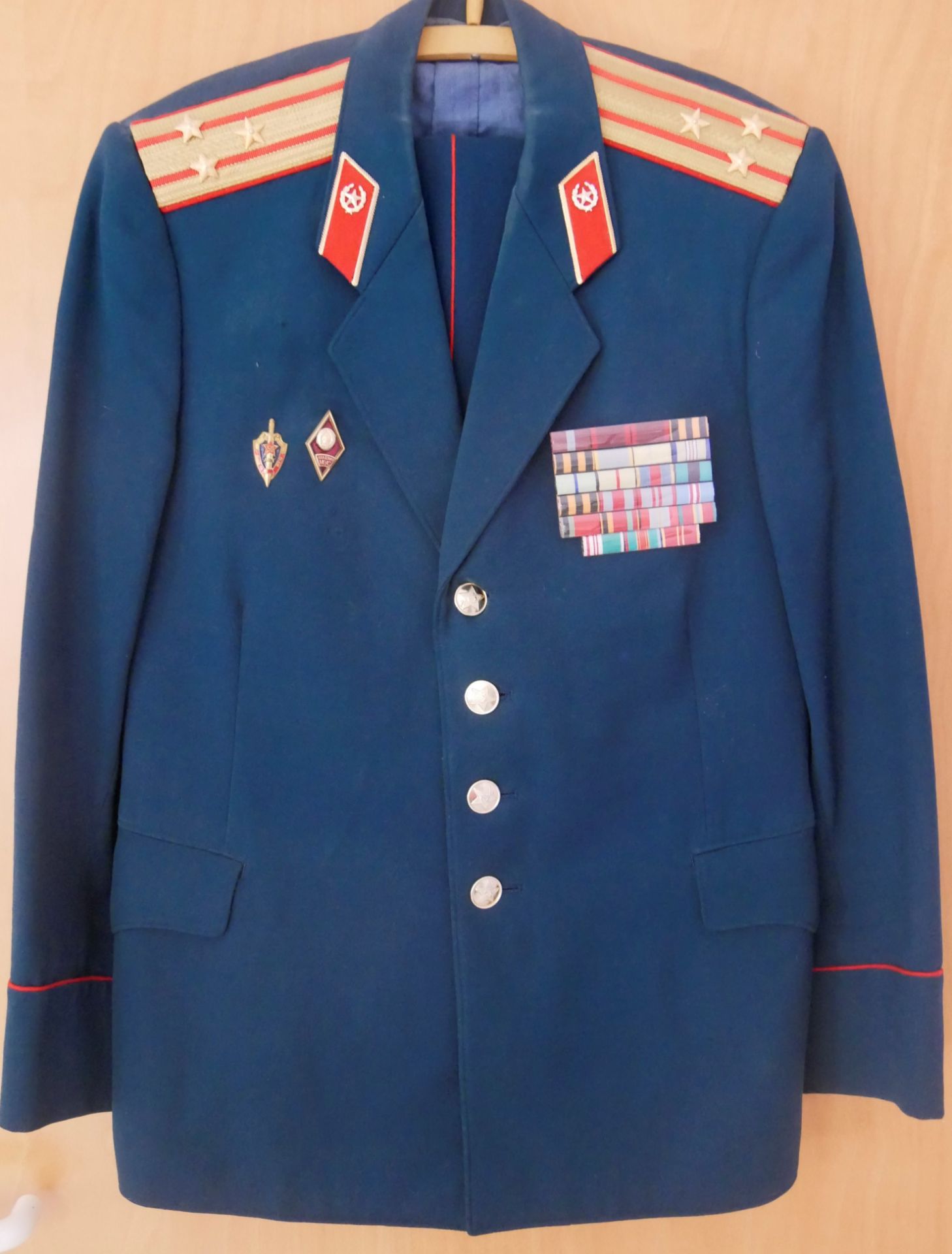 Aus Sammelauflösung! UDSSR Uniform Jacke mit Effekten, Orden und Ordensspange mit passender Hose.