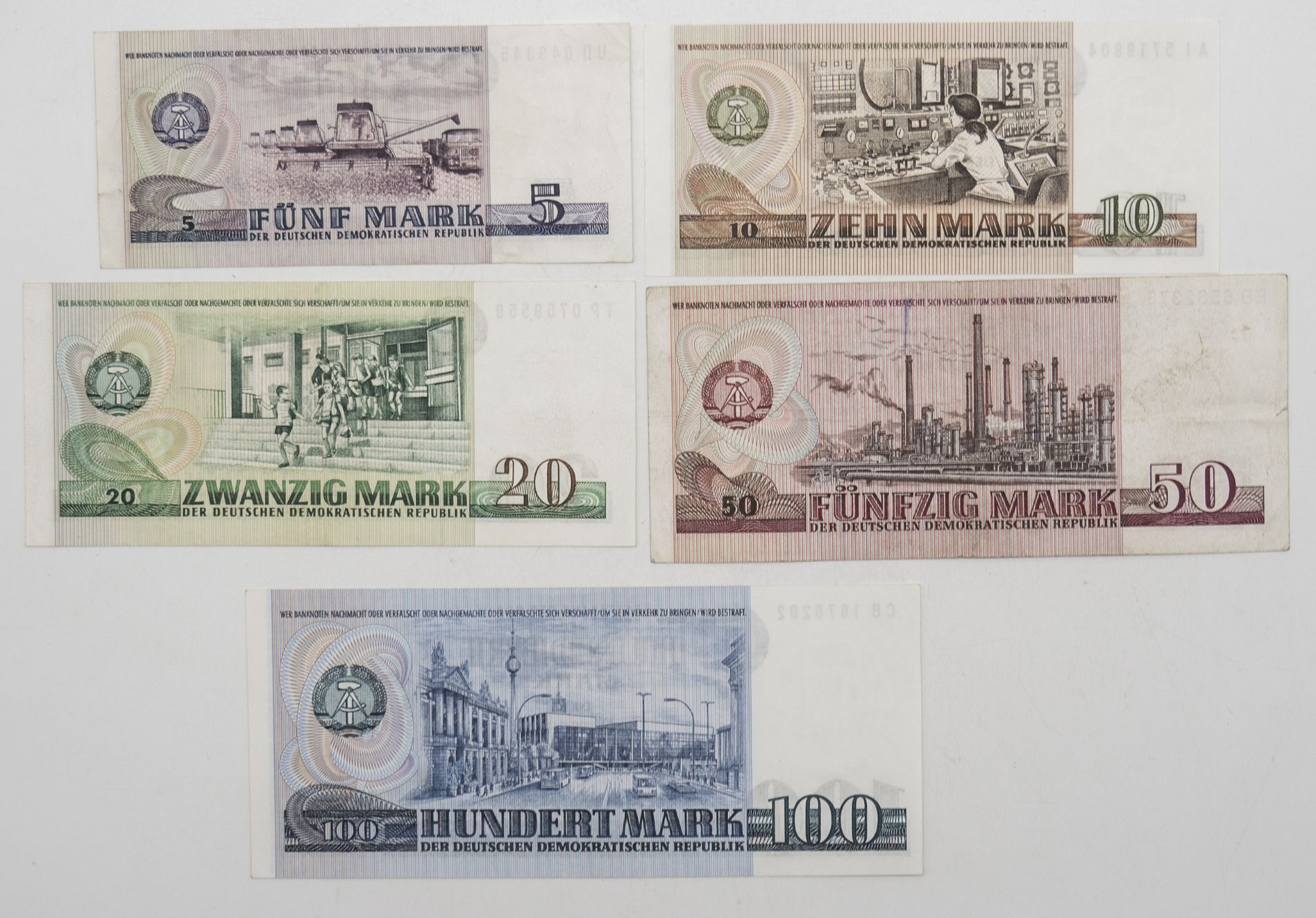 DDR 1971/75, Lot Banknoten: 5-, 10-, 20-, 50- und 100 Mark. Erhaltung: hervorragend. - Bild 2 aus 2