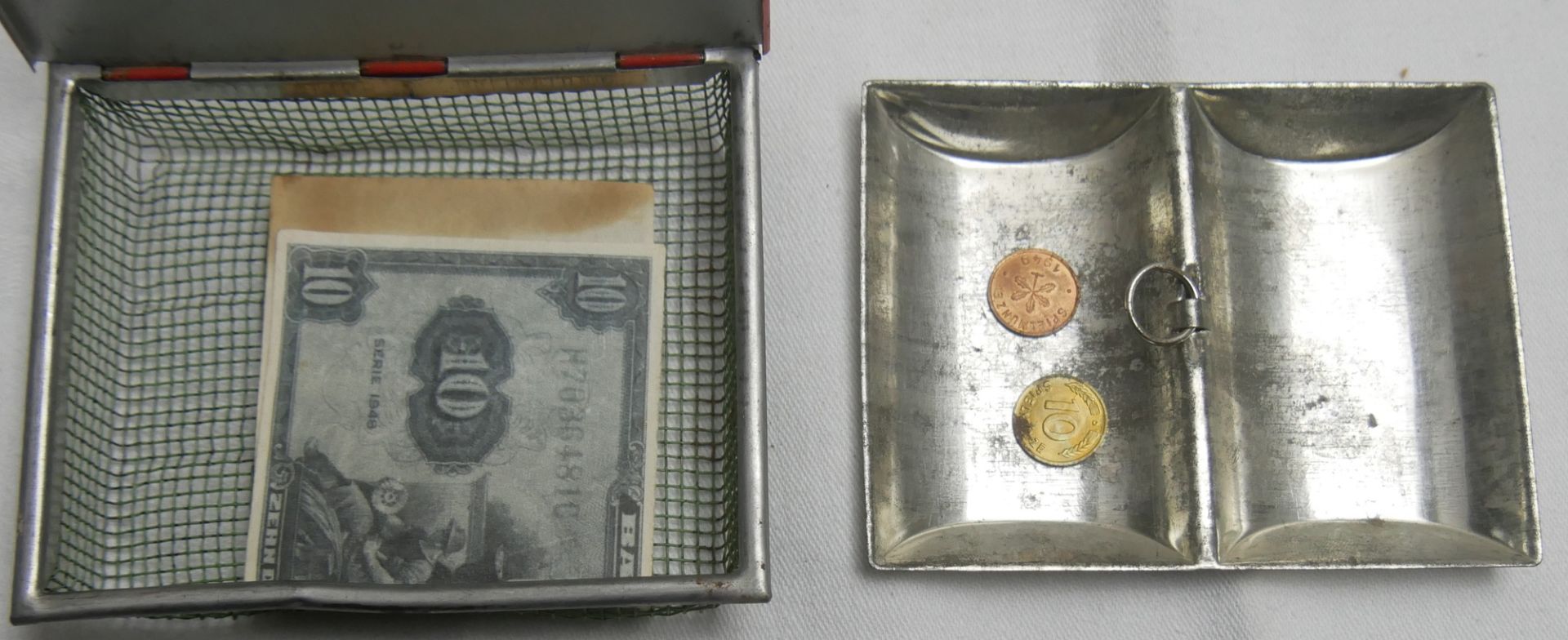 50er Jahre Blech Kassette / Geldkassette für den Kaufladen, dabei auch 1 Banknote 10 Kindergeld - Image 2 of 2