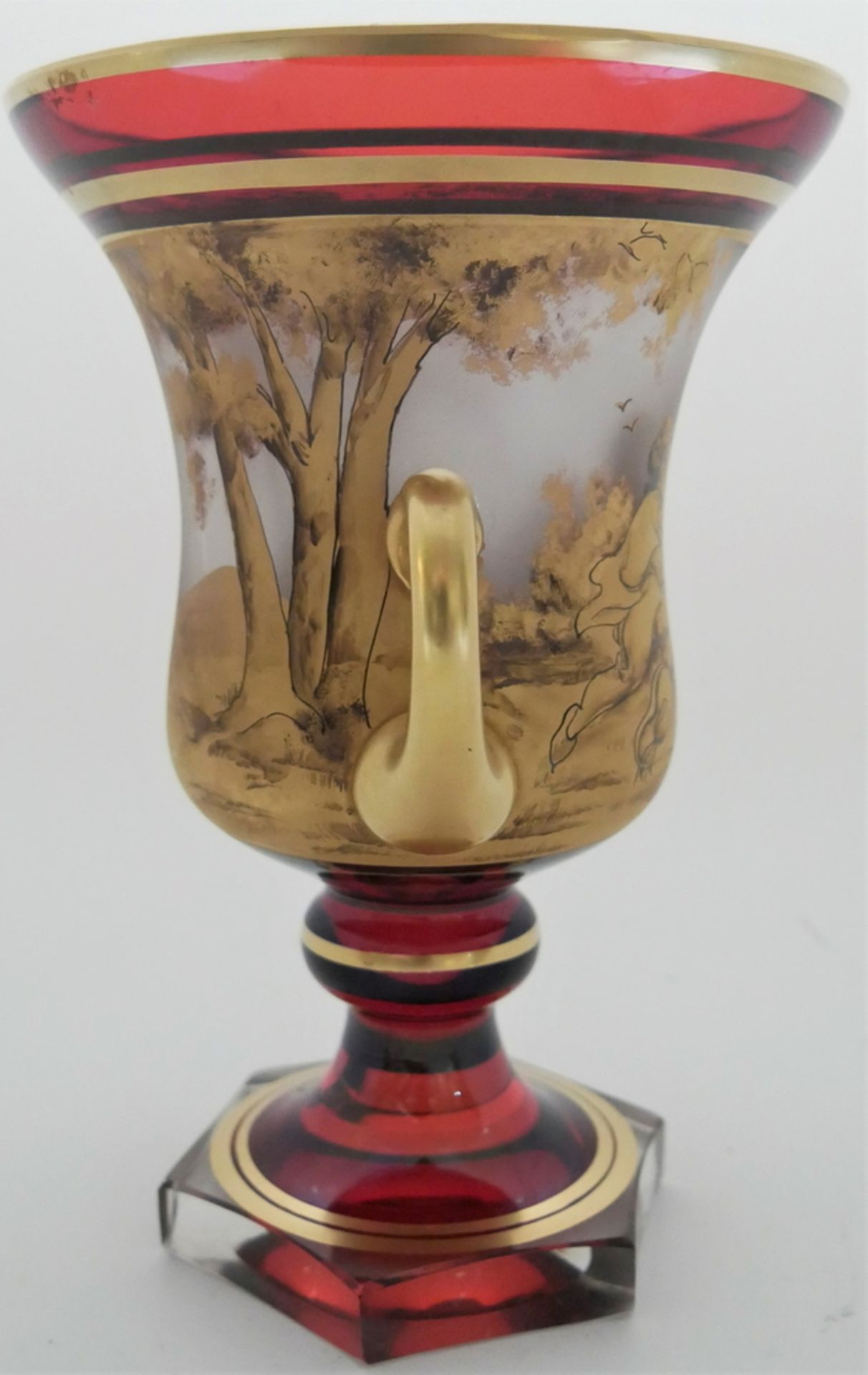 Prunk Glaspokal, Henkelvase, rubinrot überfangen, Standfuß Klarglas mit Goldmalerei. Signiert - Image 2 of 4