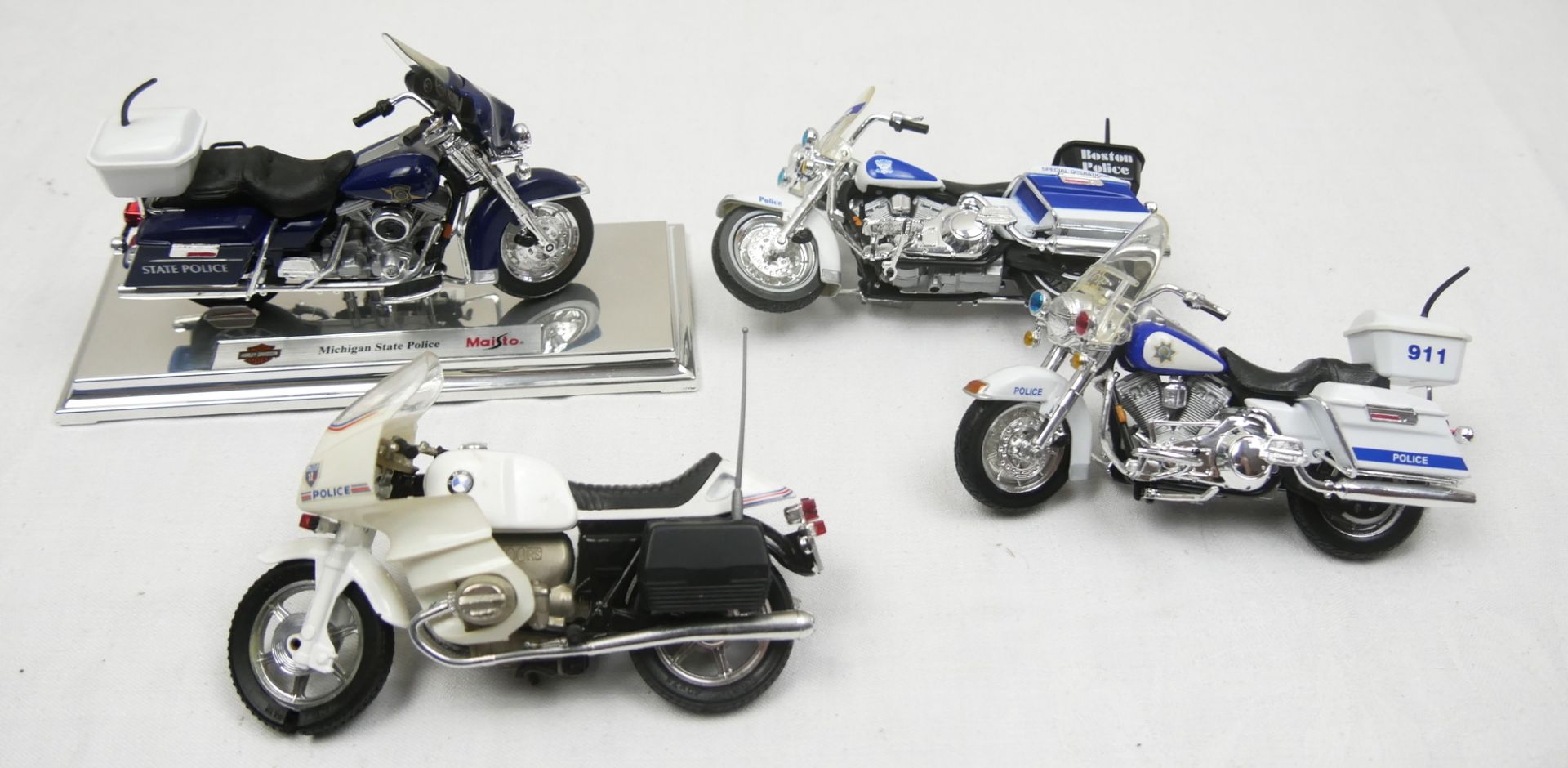 Aus Sammelauflösung! Lot Modell Motorräder insgesamt ca. 4 Stück "Police" verschiedene Modelle,
