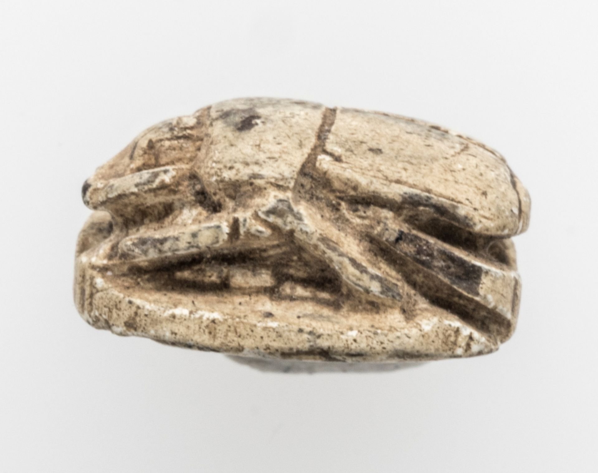 Ägypten Skarabäus, Tehutmes III.. Material: Steatit. Oberseite schematische Darstellung eines - Bild 3 aus 4