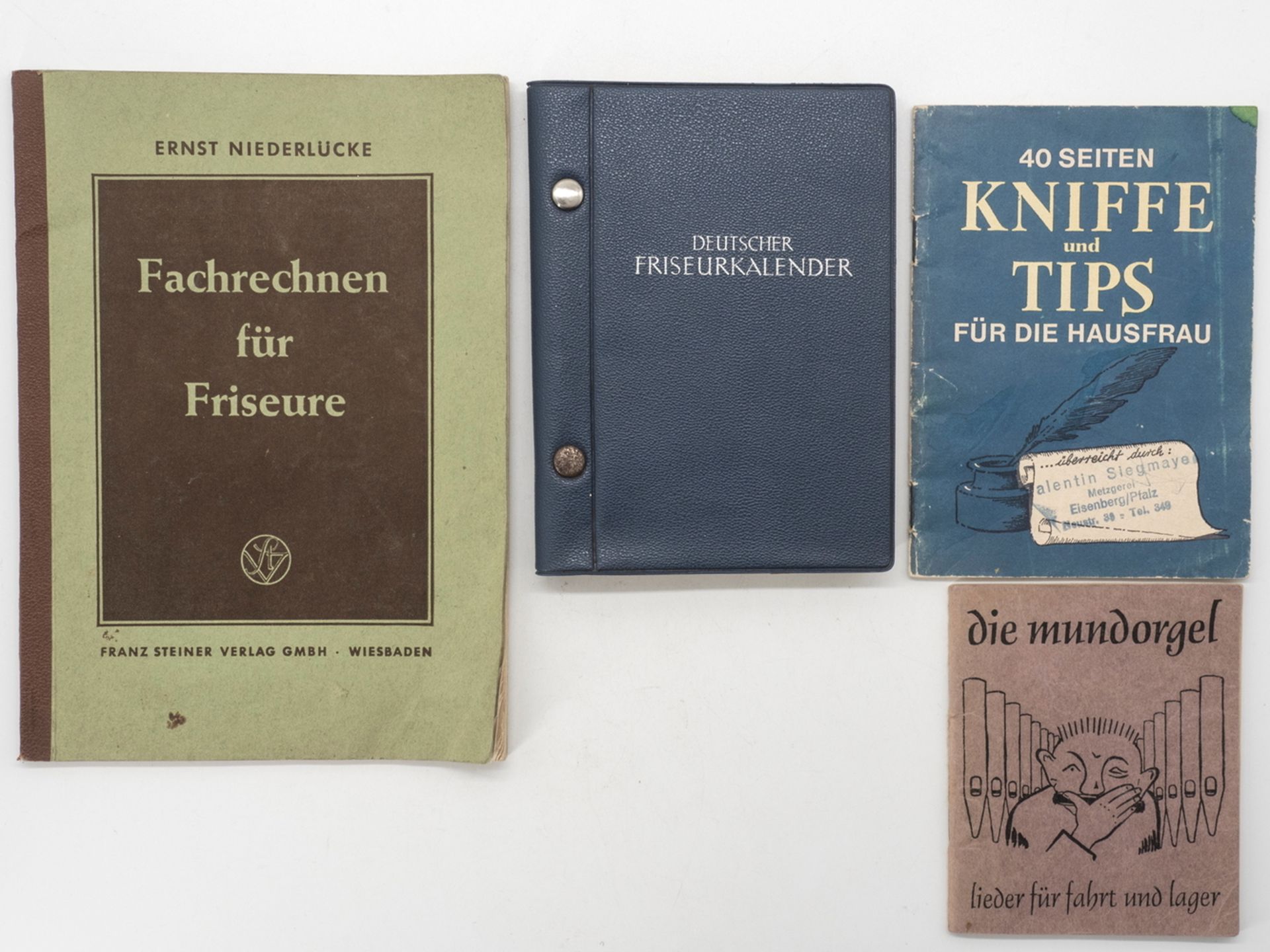 Lot Fachbücher, dabei: Ernst Niederlücke, Fachrechnen für Friseure, 21. Auflage, Deutscher Friseur -