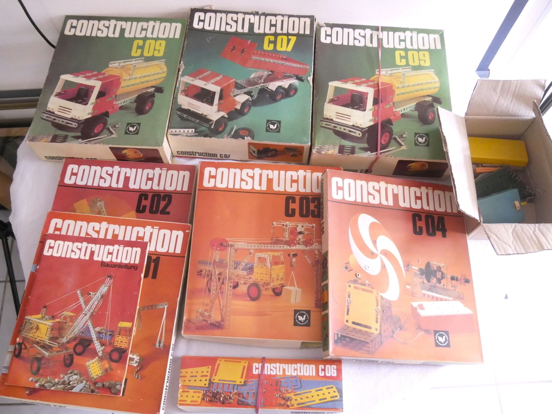 DDR Metallbaukästen "Construction", insgesamt 8 Kartons, dabei C01 - C04, C06, C07 und 2 x C09,