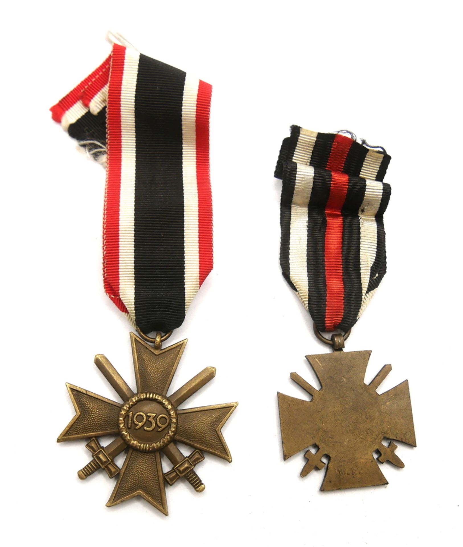 Militärdienstkreuz mit Schwertern 1914-1918 am Bande + Ehrenkreuz für Frontkämpfer. Wurde am 2.8. - Image 2 of 2