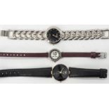 Drei Damen - Armbanduhren, Marken: Omax, Regent mit facettierten Glas und Harry Potter 9 3/4.