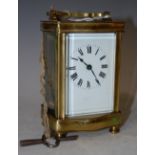 A LATE 19TH/ EARLY 20TH CENTURY FRENCH CARRIAGE CLOCK WITH BLACK AND WHITE ROMAN NUMERAL DIAL,