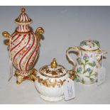 A GROUP OF PORCELAIN TO INCLUDE AN EARLY 20TH CENTURY TWIN HANDLED URN AND COVER, THE SPIRAL
