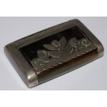 A LATE 18TH/ 19TH CENTURY SCOTTISH WHITE METAL MOUNTED HORN SNUFF BOX, THE HINGED COVER WITH