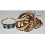 SIX ASSORTED 9CT GOLD RINGS, GROSS WEIGHT 10.4 GRAMS