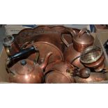 A BOX OF COPPER WARE TO INCLUDE POTS, KETTLES, ETC