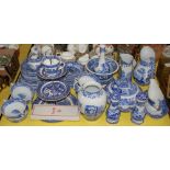 A LARGE QUANTITY OF SPODE BLUE AND WHITE ITALIAN PATTERN DINNER WARE