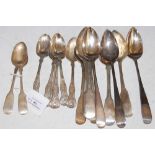 A COLLECTION OF SILVER FLATWARE TO INCLUDE A SET OF SIX EDINBURGH SILVER KINGS PATTERN TEASPOONS,