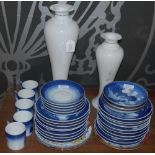 A COLLECTION OF ROYAL COPENHAGEN CERAMICS AND GLASSWARE TO INCLUDE TEACUPS, SAUCERS, COMMEMORATIVE