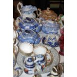 A MIXED GROUP OF ENGLISH AND CONTINENTAL TEAWARE, TO INCLUDE EXAMPLES BY SPODE, DRESDEN, ETC