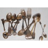 A COLLECTION OF ASSORTED SILVER FLATWARE, 14.9 TROY OZS