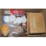A BOX OF ASSORTED ARTS AND CRAFT WARE, TO INCLUDE WATERCOLOUR BRUSHES, WAX, PAINT HOLDERS, ETC
