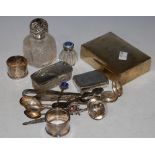 BOX - ASSORTED SILVER AND WHITE METAL WARE TO INCLUDE FLATWARE, NAPKIN RINGS, SNUFF BOX, RECTANGULAR