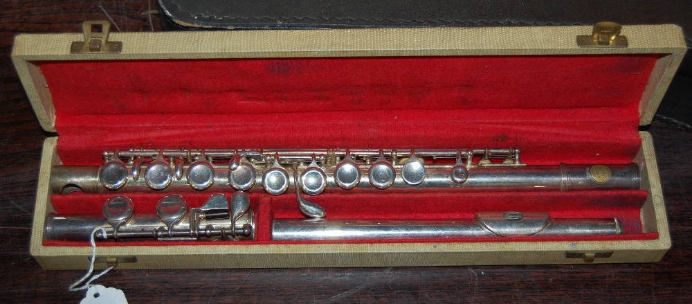 A 20TH CENTURY FLUTE 'SELMER GOLD SEAL, LONDON'