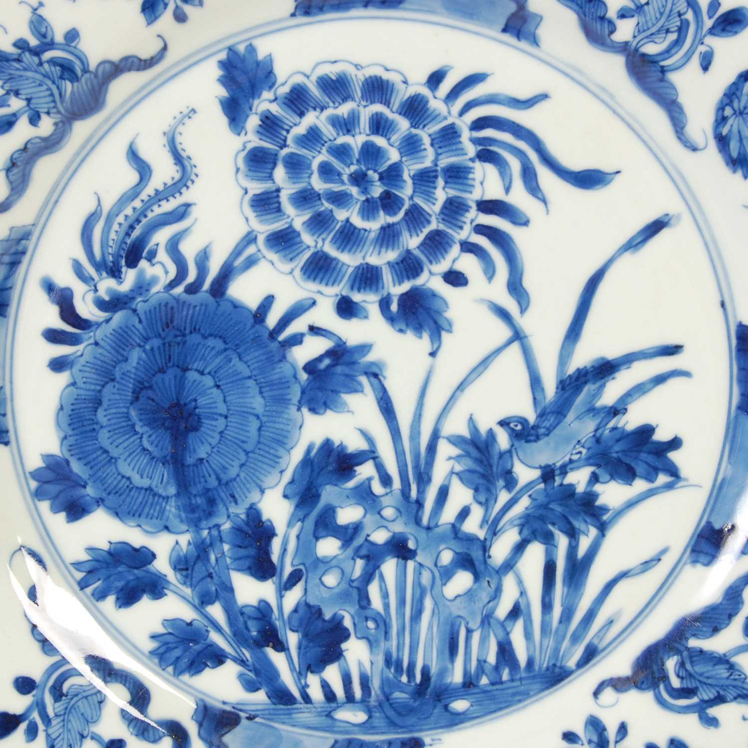 A pair of Chinese porcelain blue and white plates, Qing Dynasty, decorated with circular panels of - Image 3 of 10