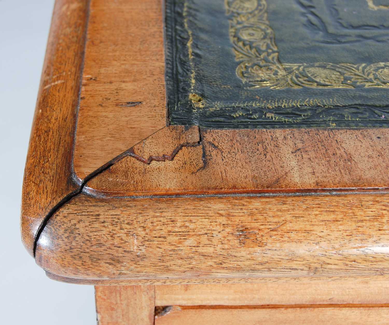 A 19th century mahogany pedestal desk, the rounded rectangular top with green and gilt leather - Image 7 of 9