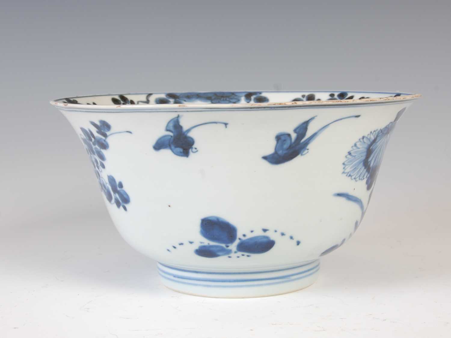 A Chinese porcelain blue and white bowl, Qing Dynasty, the exterior decorated with chrysanthemum, - Image 3 of 11