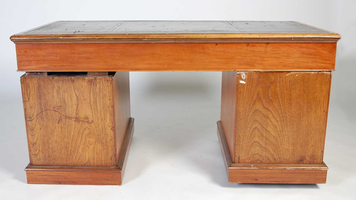 A 19th century mahogany pedestal desk, the rounded rectangular top with green and gilt leather - Image 8 of 9