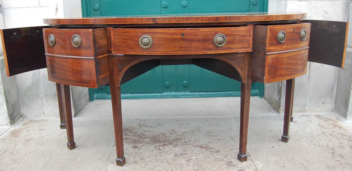 A George III mahogany and boxwood lined demi lune sideboard, the shaped top with fan-shaped line - Image 4 of 6