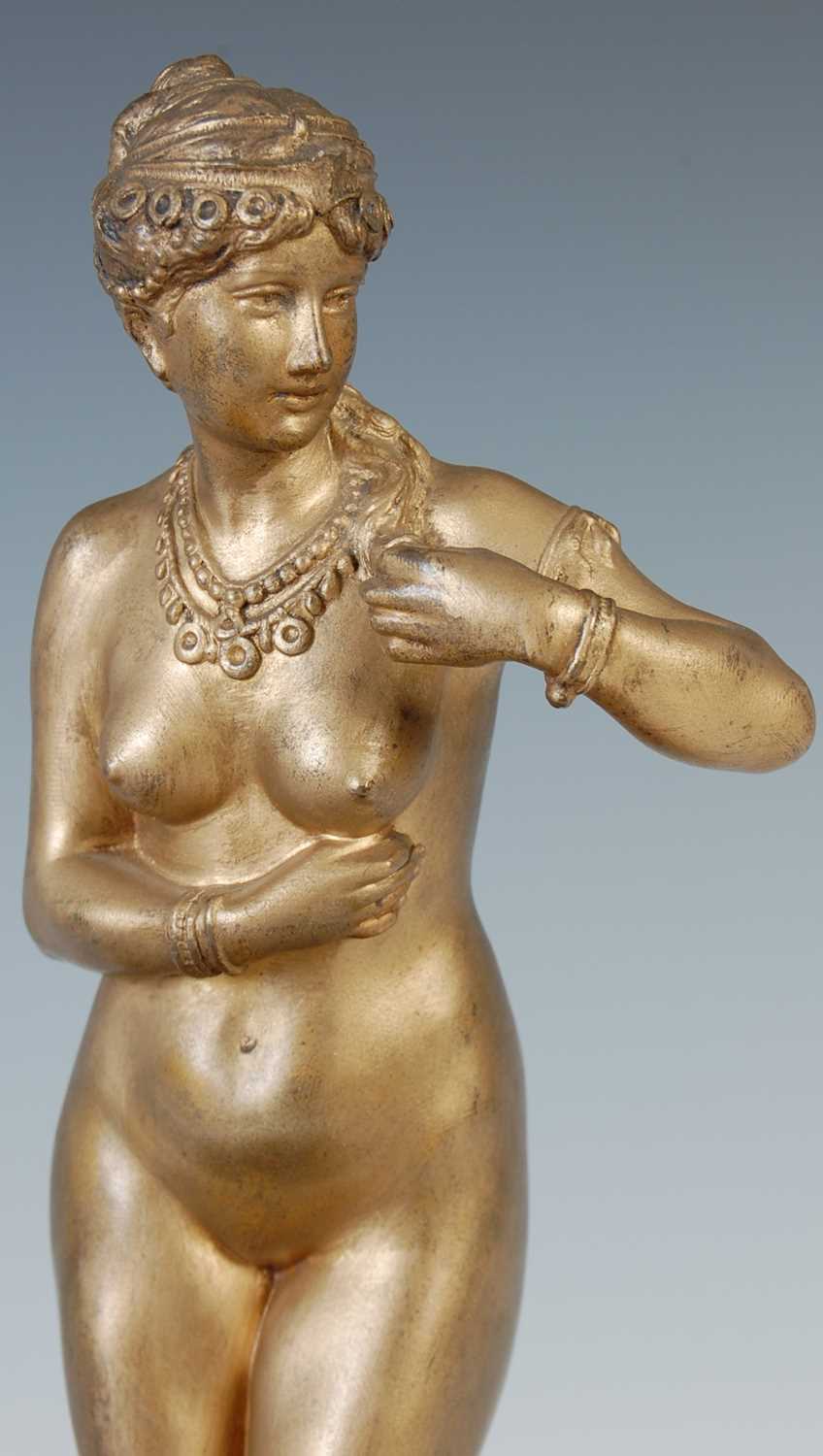 An early 20th century marble and bronze mounted cendrier, mounted with a cold-painted bronze - Image 4 of 5