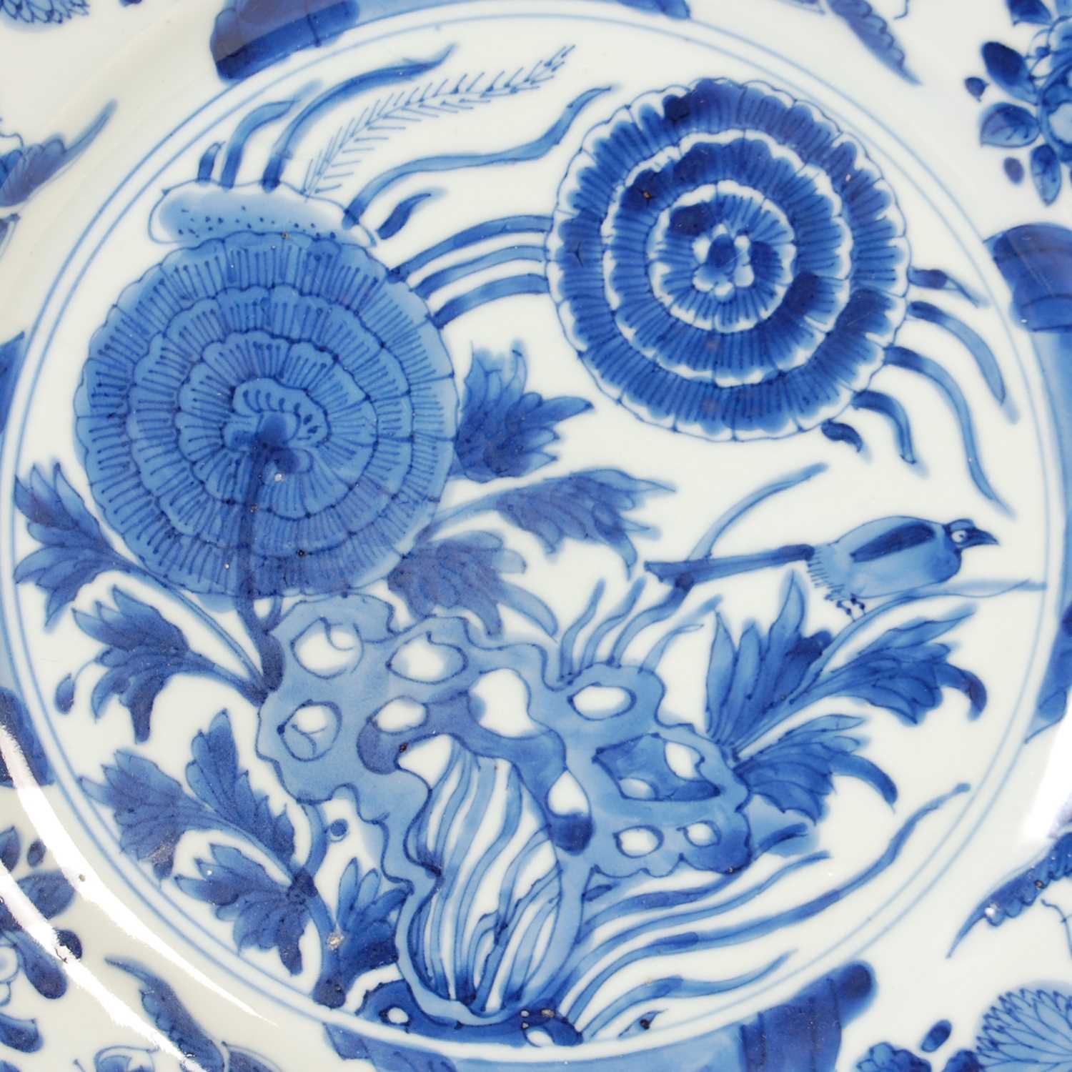 A pair of Chinese porcelain blue and white plates, Qing Dynasty, decorated with circular panels of - Image 8 of 10