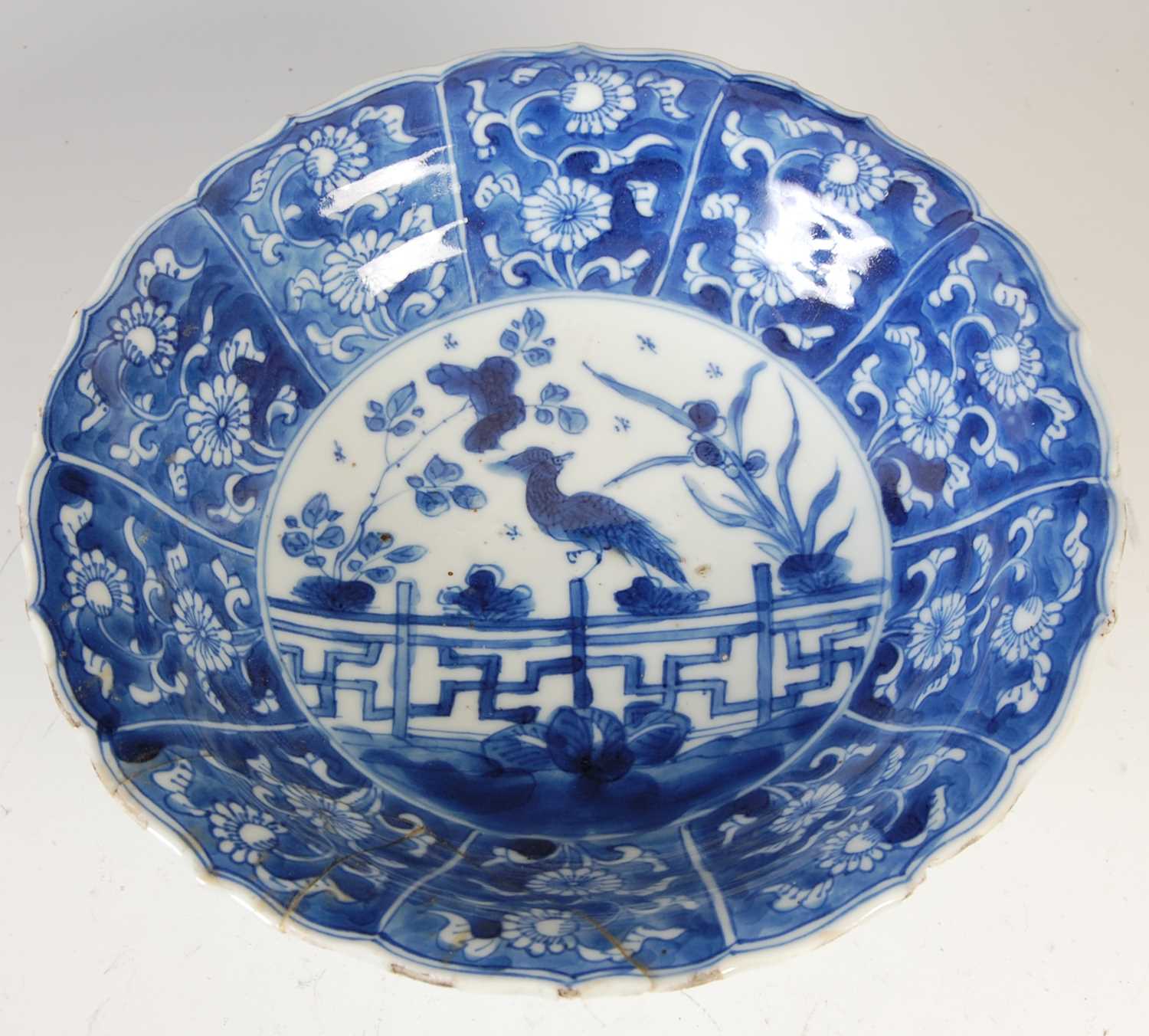 A Chinese porcelain blue and white tazza, Qing Dynasty, decorated with central roundel of bird - Image 9 of 11